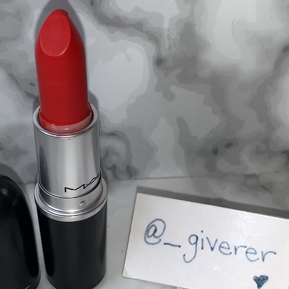 DANGEROUS NWOB Retro Matte Lipstick MAC - Picture 3 of 16